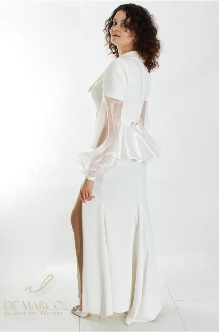 A beautiful women's wedding costume in shades of white. A three-piece women's set for the bride from the Polish designer Władysława Frączek De Marco