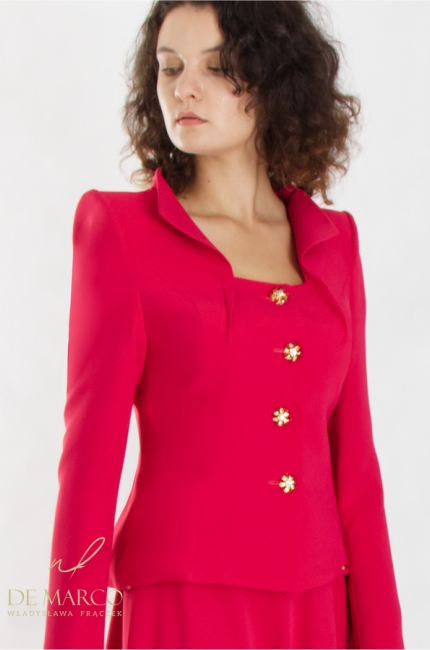 Exclusive suits with a flared skirt in an intense raspberry color. Tailor-made tailoring by designer De Marco