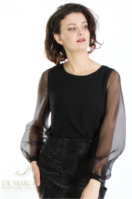 An elegant skirt with pockets made of black eco-leather, sewn in Poland. Polish producer De Marco
