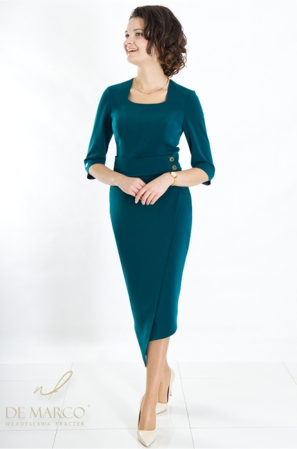 A beautiful and elegant formal dress in emerald green. De Marco online store