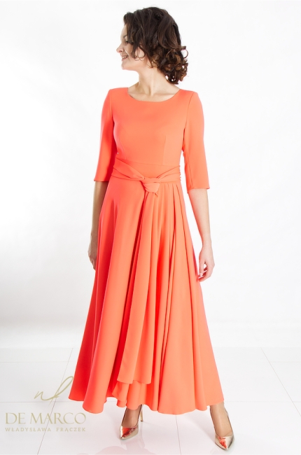 Wyszczuplająca długa sukienka wizytowa De Marco. Najpiękniejsze sukienki maxi rozkloszowane w odcieniach pomarańczy. Sklep internetowy De Marco