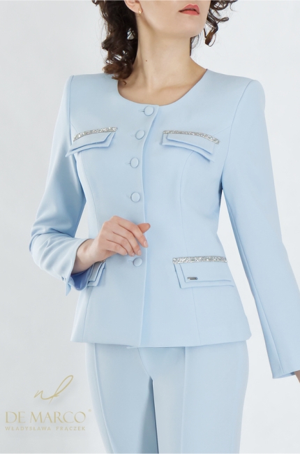 Ekskluzywne błękitne niebieskie stylizacje damskie ze spodniami dla Kobiet Sukcesu. Polski producent De Marco