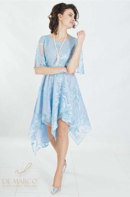 Ekskluzywna sukienka koronkowa okolicznościowa w odcieniach błękitu. Polski producent luksusowej odzieży damskiej De Marco