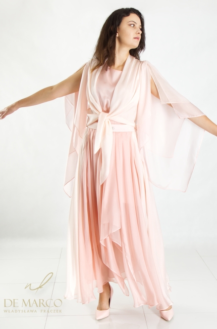 Light purple shoulder covers perfect for a wedding to match the Mother of the Bride and Groom's dress. De Marco Online Store