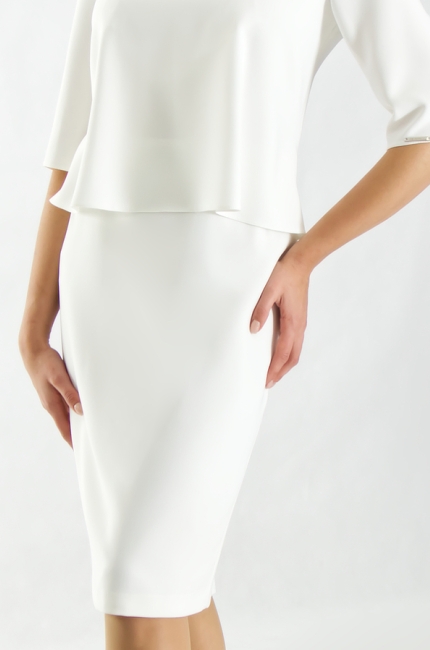 White slightly fitted pencil dress with 1/2 sleeves. De Marco online store