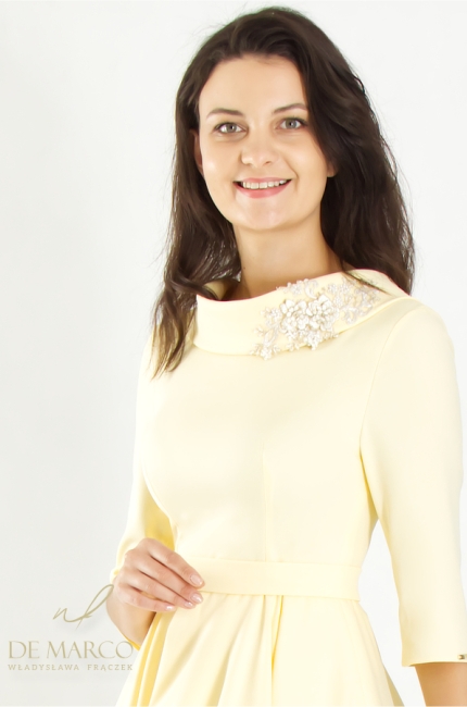The most fashionable yellow princess dresses. Smooth flared mini dresses for weddings, First Communions, and anniversaries. De Marco tailoring.