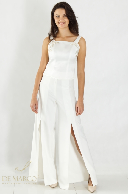Atelier De Marco choice of First Lady of Poland Agata Duda. Elegant light women's trouser suits