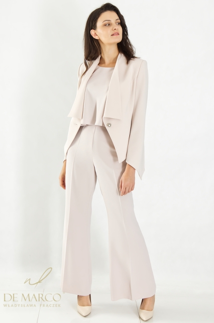Elegant three-piece beige women's suit - styled by the Polish brand De Marco