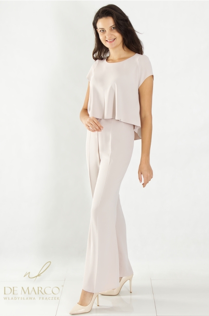 An elegant, casual beige blouse perfect for pairing with high-waisted trousers. De Marco Online Store