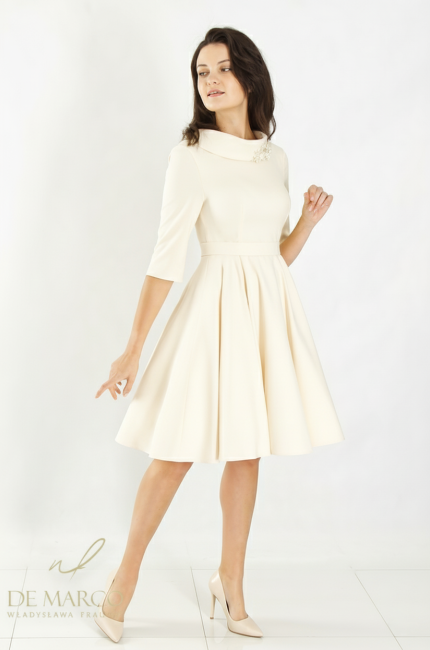 Elegant short, flared princess dress. Fashionable, bright styles for weddings, anniversaries, jubilees, First Communion, and inaugurations. Custom tailoring by De Marco.