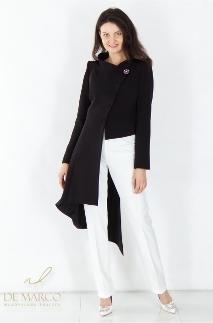 Ekskluzywny komplet wizytowy czarno biały. Asymetryczny krótki płaszcz wizytowy ze spodniami z wysokim stanem. Szyte na miarę kreacje wizytowe De Marco