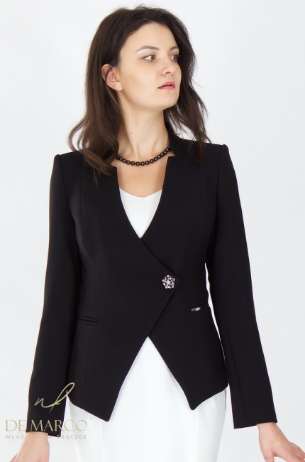 Ponadczasowy czarny wyszczuplający żakiet krótki dla kobiety sukcesu bizneswomen. Szycie na miarę De Marco