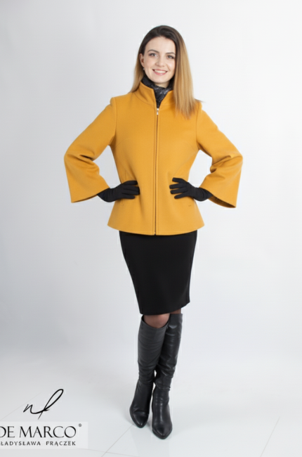 Nowoczesny krótki płaszcz damski wełniany. Najpiękniejsze wełniane płaszcze szyte na miarę w Małopolsce