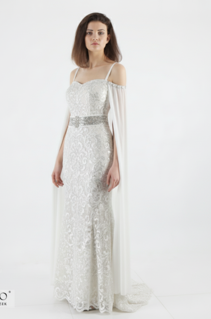 Oryginalna szyta na miarę suknia ślubna koronkowa z szerokimi rękawami cape. Sklep internetowy De Marco