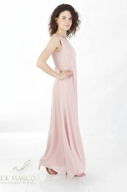 A casual summer maxi dress in beige chiffon. De Marco online store.