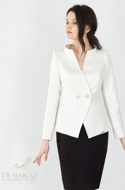 The most beautiful Polish formal jackets in creamy white with a stand-up collar. Made to measure by Polish manufacturer De Marco.