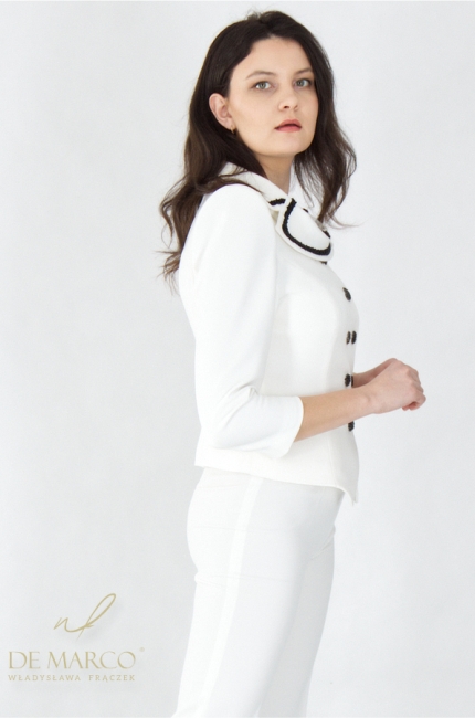 Exclusive Polish women's suits for special occasions, formal wear, and business wear. White women's pantsuit with double-breasted jacket. De Marco online store