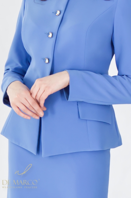Stylowe polskie garsonki wizytowe i biznesowe niebieskie szyte na miarę w pracowni krawieckie w Małopolsce